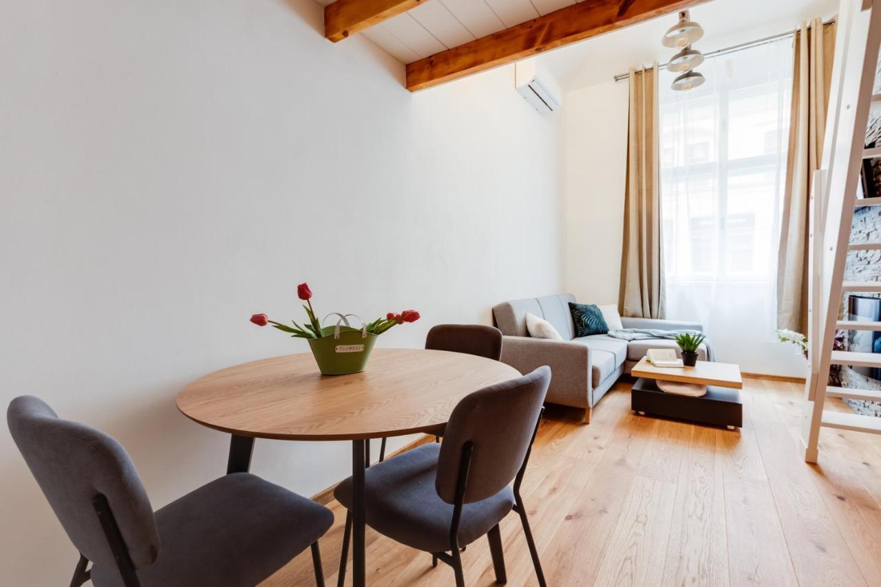 Dream Duplex On Riverside 프라하 외부 사진
