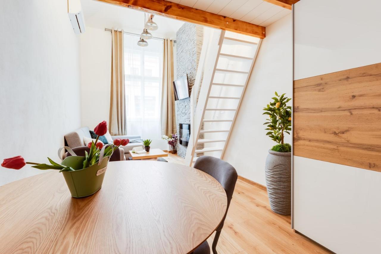Dream Duplex On Riverside 프라하 외부 사진
